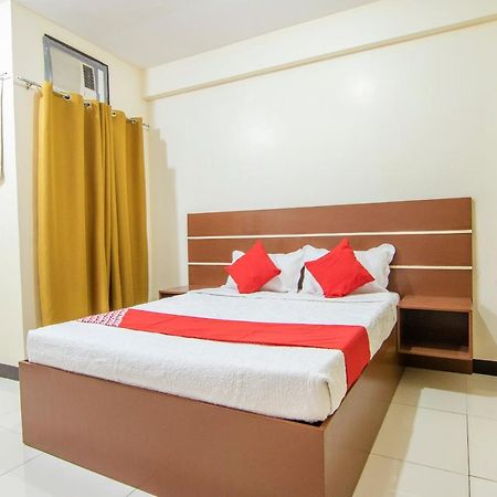 Oyo 578 Red Velvet Suites Manila Exteriör bild