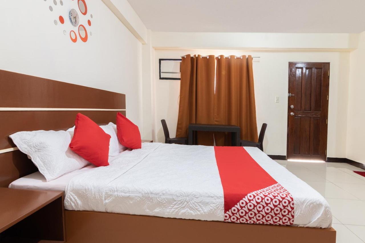 Oyo 578 Red Velvet Suites Manila Exteriör bild