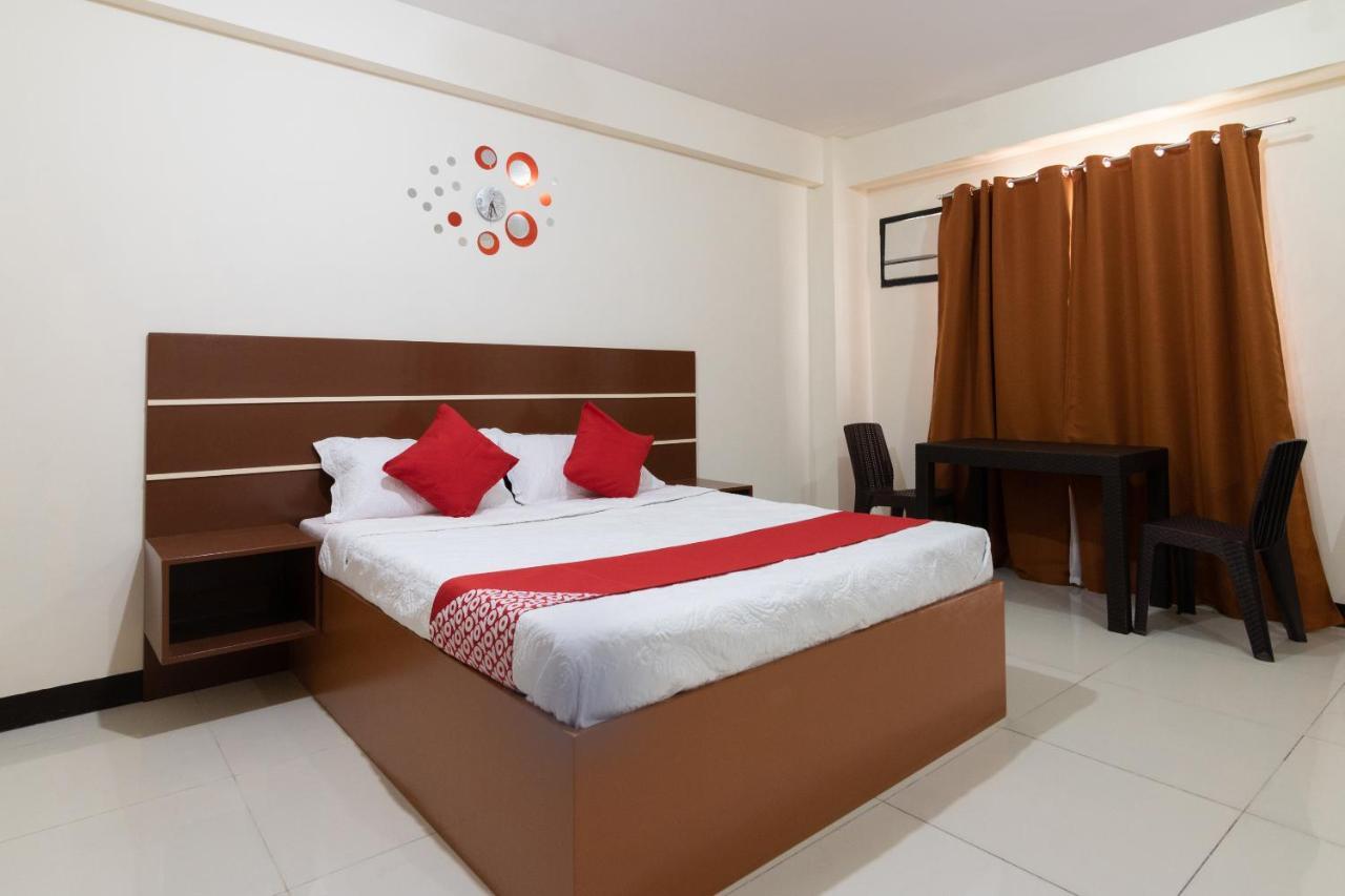 Oyo 578 Red Velvet Suites Manila Exteriör bild