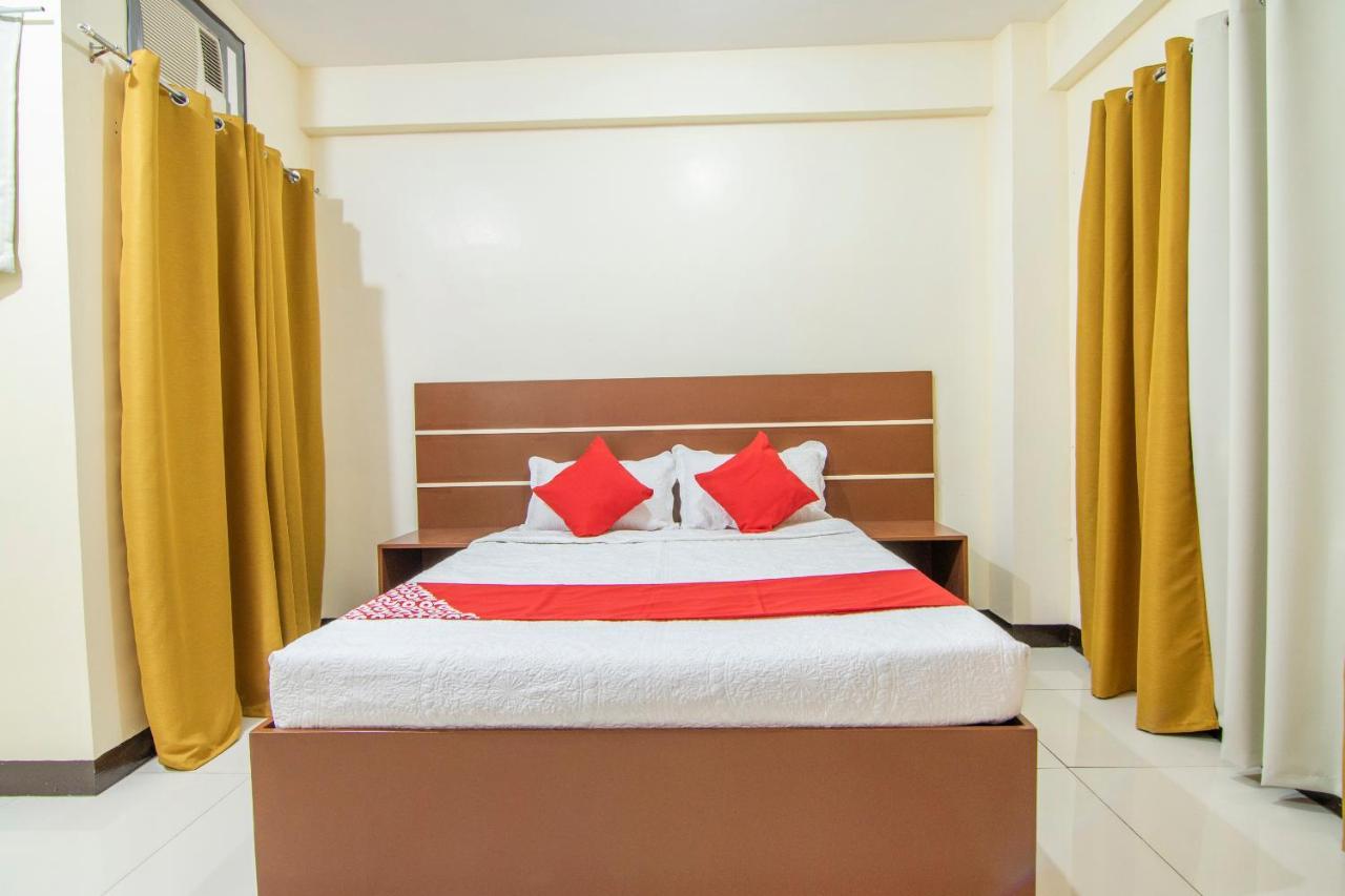 Oyo 578 Red Velvet Suites Manila Exteriör bild