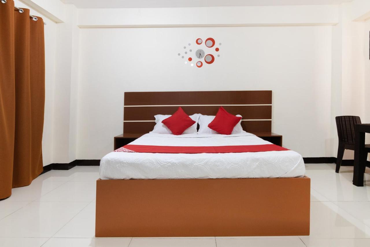 Oyo 578 Red Velvet Suites Manila Exteriör bild