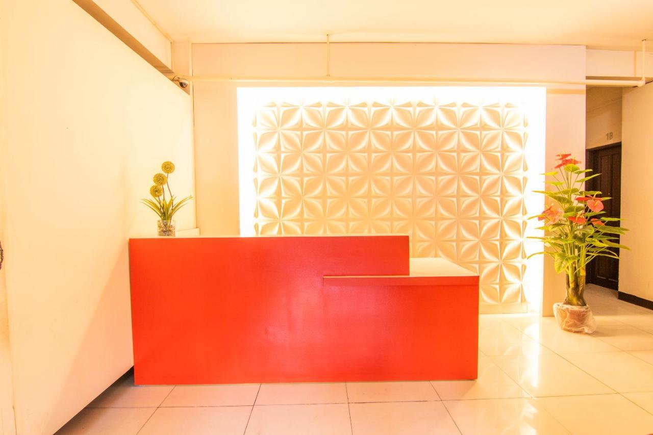 Oyo 578 Red Velvet Suites Manila Exteriör bild